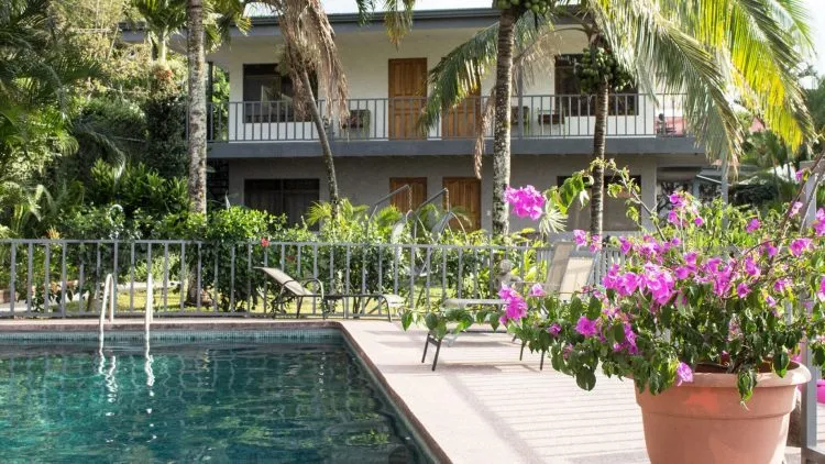 Holiday Inn Escazu outdoor pool area