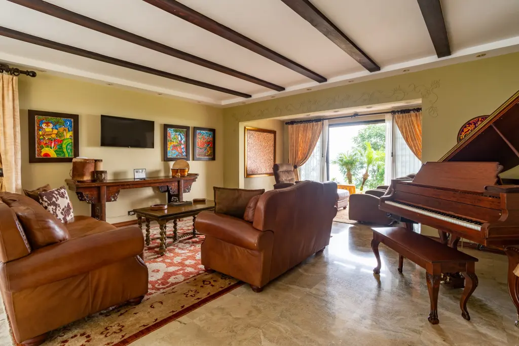 Grand Luxury Apartment Living Room