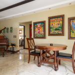 Grand Luxury Apartment Living and Dining