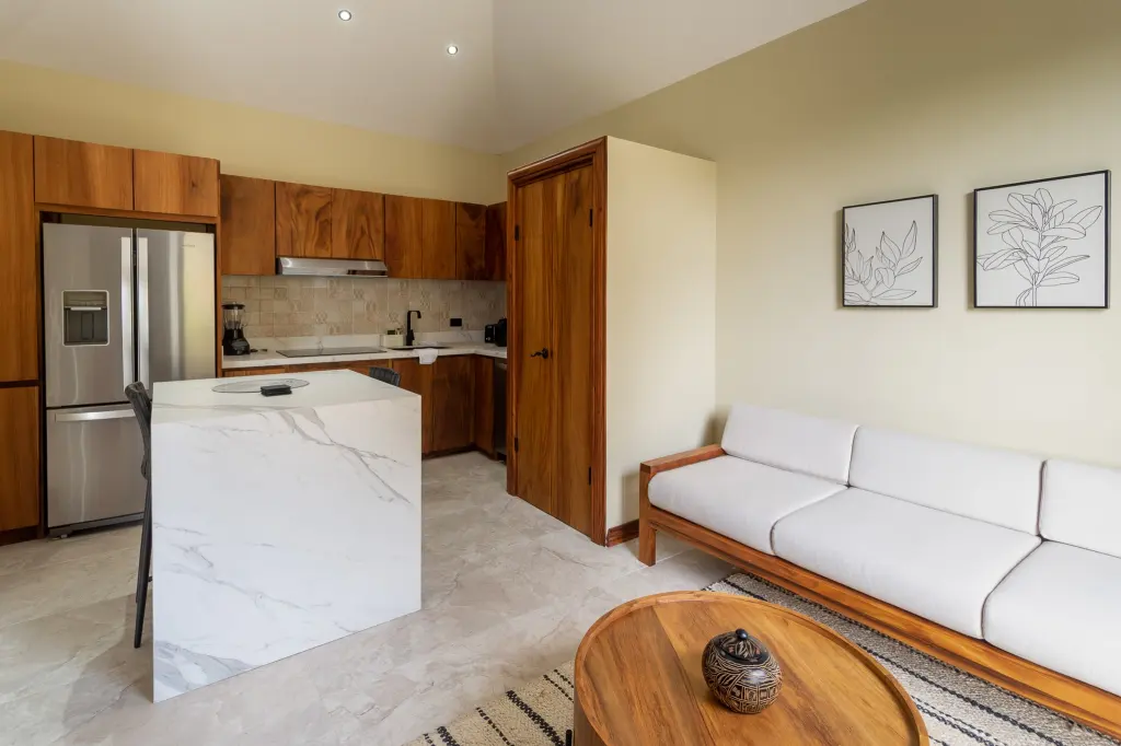 Luxury Courtyard Apartment with kitchenette
