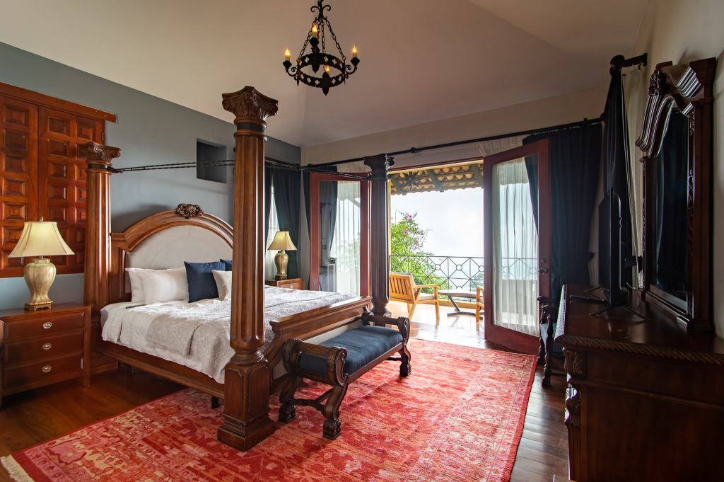 Goodness House: Presidential Balcony Suite