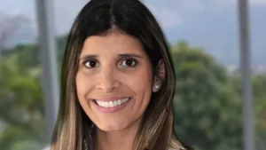 Dr. Adriana Mena